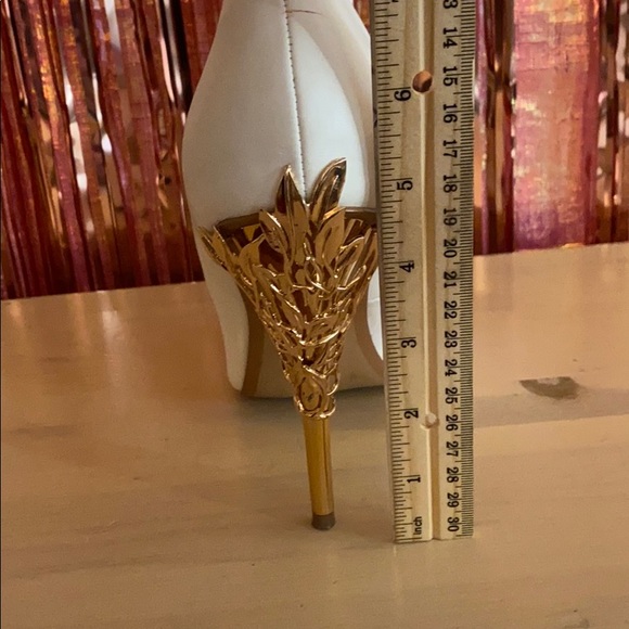 White heels SOLD!!!! - Picture 4 of 4